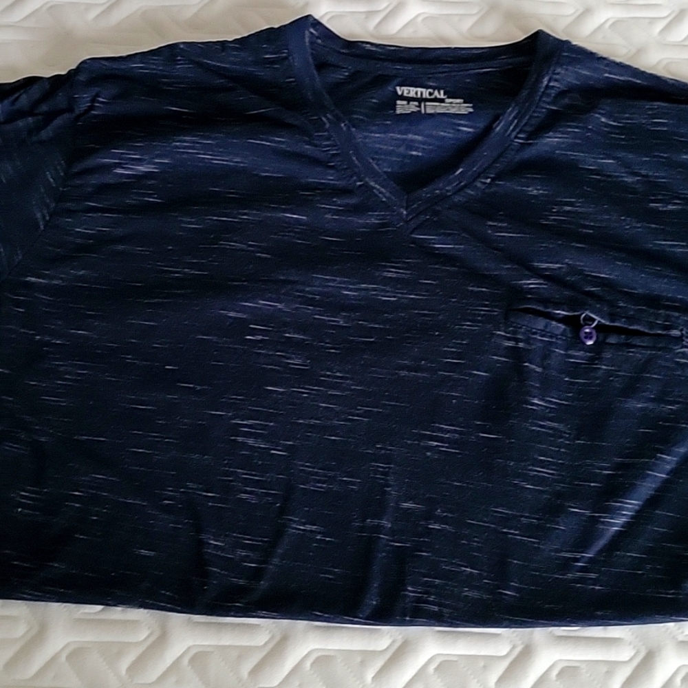 Mens V neck tee-shirt 2XL Navy with White .